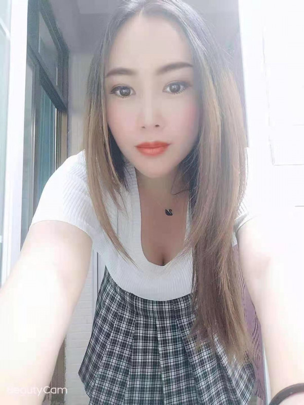约民治漂亮美女 笑笑